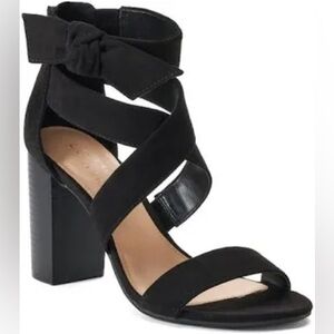 Lauren Conrad black heel